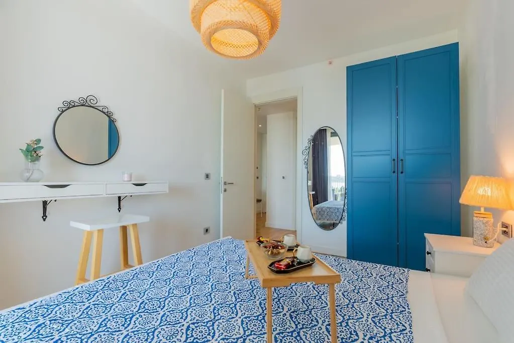 Golden Stones House Sea And Lake View 伊斯坦布尔 公寓